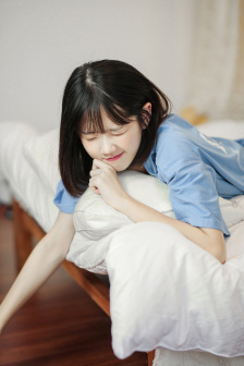 朋友送我回家车里要了我